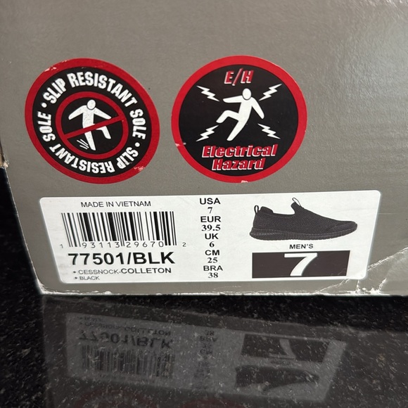 Skechers slip resistances, Size 7 men’s. Womans 9 - Picture 8 of 10